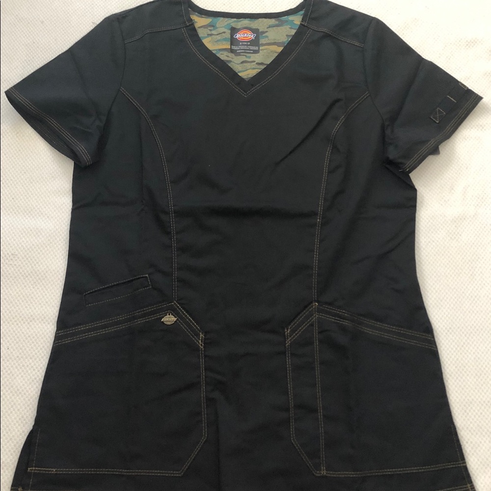 Dickies woman’s scrubs new never used